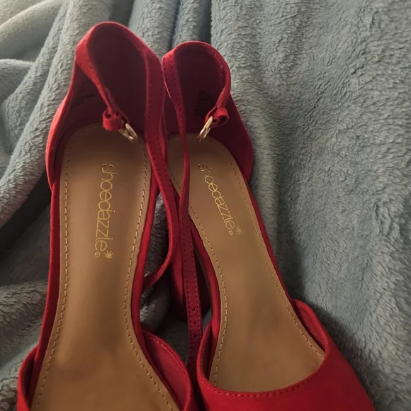 Shoe Dazzle Women's Red Platform Heels - Picture 3 of 15